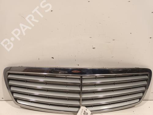 Used Grille MERCEDES-BENZ E-CLASS (W211) E 220 CDI (211.006) (136 hp) 22718755