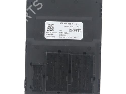 Used Fuse box PORSCHE CAYENNE Coupe (9YB) 3.0 E-Hybrid AWD (9YBAV1) (470 hp) 30313544