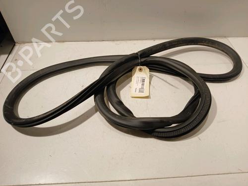 Used Rubber door seal OPEL CROSSLAND X / CROSSLAND (P17, P2QO) 1.2 (75) (110 hp) 17214315