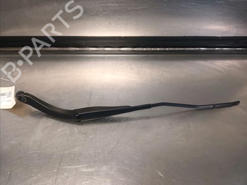 Used Front windshield wiper arm DACIA LOGAN MCV II 1.5 dCi (90 hp) 14869851