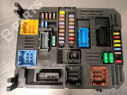 Used Fuse box CITROËN C3 / C3 ORIGIN III (SX) 1.2 THP 110 (110 hp) 11762900