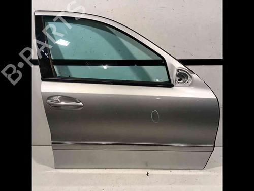 Used Right front door MERCEDES-BENZ E-CLASS (W211) E 220 CDI (211.006) (150 hp) 21782336