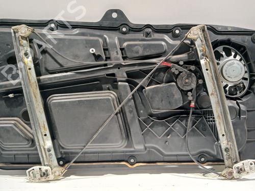 Używane Mechanizm podnoszenia szyby przedniej prawej FORD FIESTA V (JH_, JD_) 1.3 (60 hp) 31351947