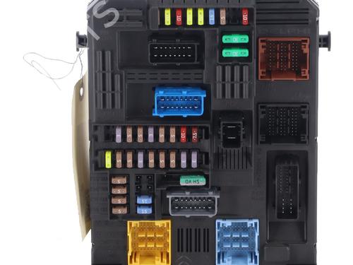 Used Fuse box Fuse box 38059998 38059998