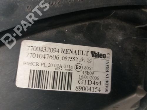 Left headlight RENAULT SCÉNIC I MPV (JA0/1_, FA0_) 1.9 dCi RX4 | BP9322652C28 