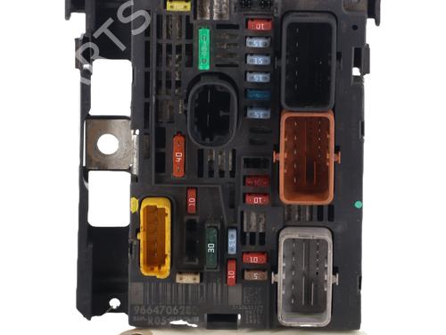 Used Fuse box Fuse box PEUGEOT 308 I (4A_, 4C_) 1.6 HDi (109 hp) 40027077 40027077