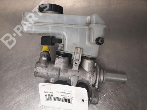 Used Brake master cylinder VW PASSAT B8 Variant (3G5, CB5) 2.0 TDI (150 hp) 9329792
