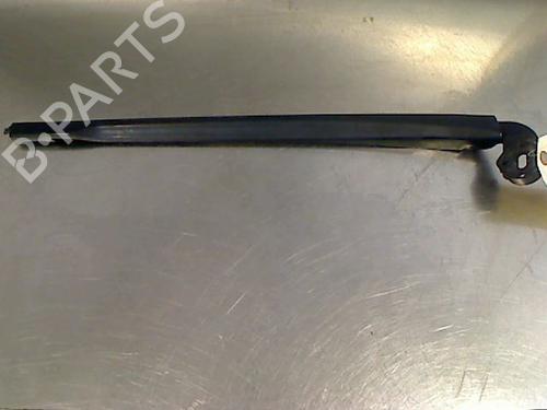 Used Front windshield wiper arm SEAT LEON (1P1) 1.9 TDI (105 hp) 20599470