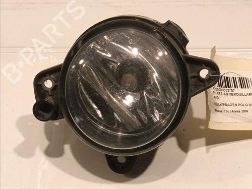 Used Right front fog light VW POLO (9N_, 9A_) 1.4 TDI (80 hp) 15076699