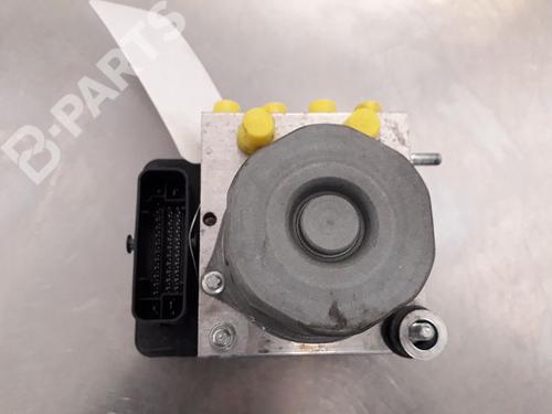 Used ABS pump RENAULT TWINGO III (BCM_, BCA_) 1.0 SCe 70 (71 hp) 9324716