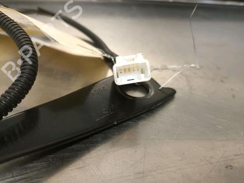 Seat buckle TOYOTA YARIS (_P13_) 1.0 (KSP130_, KSP130) | BP14865099I32 