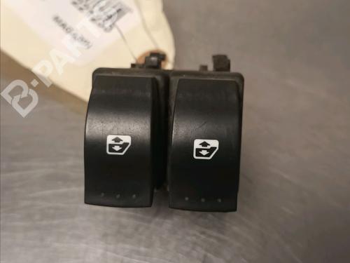 Used Left front window switch Left front window switch RENAULT SCÉNIC II (JM0/1_) 1.5 dCi (JM0F) (82 hp) 10919621 10919621