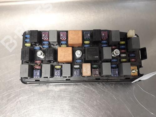 Used Fuse box OPEL ANTARA A (L07) 2.0 CDTI 4x4 (150 hp) 9325980