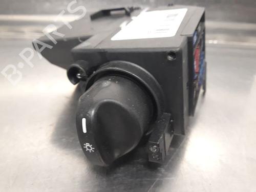 Used Headlight switch MERCEDES-BENZ CLK (C208) CLK 430 (208.370) (279 hp) 15740935
