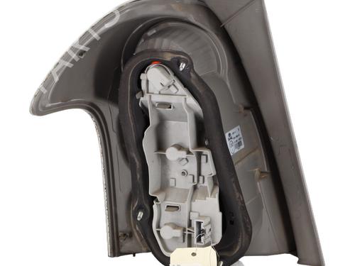 Right taillight TOYOTA COROLLA Verso (ZER_, ZZE12_, R1_) 2.2 D-4D (AUR10_, AUR10R) | BP21261393C35 
