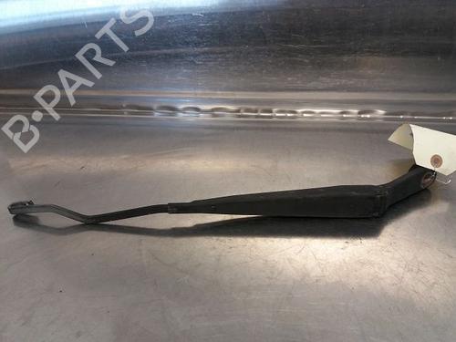 Used Front windshield wiper arm SUZUKI GRAND VITARA I (FT, HT) 2.0 HDI 110 16V 4x4 (SQ420D, TD83V) (109 hp) 14869744