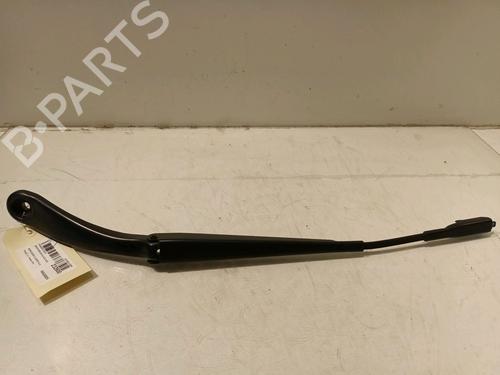 Used Front windshield wiper arm MERCEDES-BENZ GLA-CLASS (X156) GLA 220 CDI 4-matic (156.905) (170 hp) 16487087