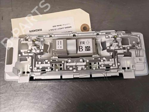 Interior roof light NISSAN JUKE (F16_) DIG-T 117 | BP21605159I8