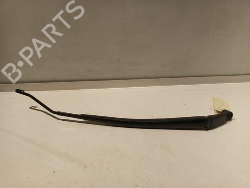 Used Front windshield wiper arm TOYOTA YARIS (_P21_, _PA1_, _PH1_) 1.5 Hybrid (MXPH13) (131 hp) 20609829