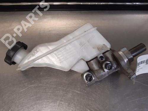 Used Brake master cylinder HYUNDAI TUCSON (TL, TLE) 1.6 CRDi (136 hp) 9332008