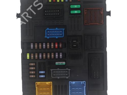 Used Fuse box Fuse box 38262781 38262781
