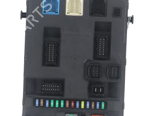 Caja reles / fusibles Caja reles / fusibles 30717577 30717577