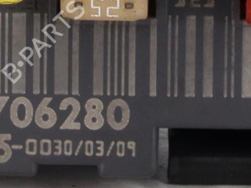 Fuse box PEUGEOT 308 I (4A_, 4C_) 1.6 HDi | BP31063441E1 