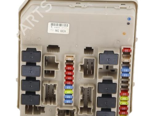 Used Fuse box Fuse box 39158106 39158106