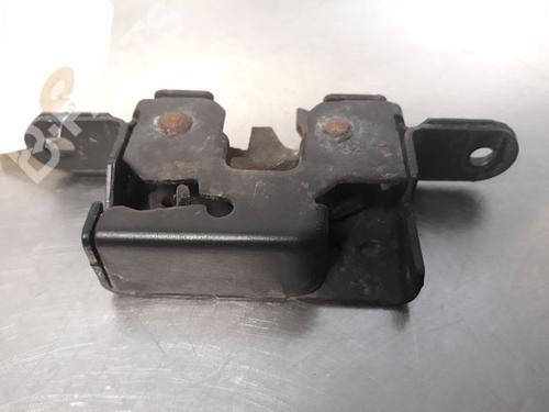 Used Hood lock RENAULT MEGANE III Hatchback (BZ0/1_, B3_) 1.5 dCi (BZ0C) (90 hp) 9327475
