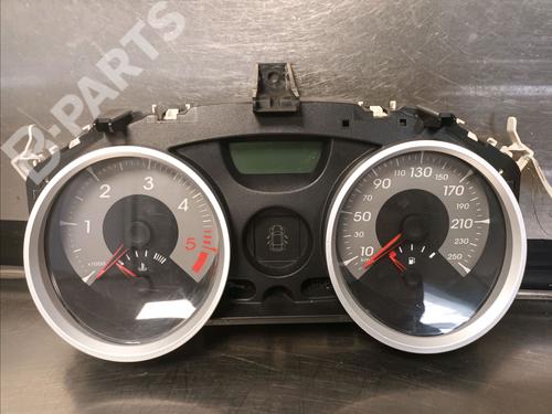 Used Instrument cluster RENAULT MEGANE II (BM0/1_, CM0/1_) 2.0 dCi (BM1K, CM1K) (150 hp) 10367588