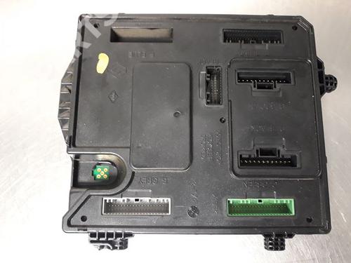 Fuse box RENAULT FLUENCE (L3_) 1.5 dCi (L30A) (86 hp) 9325121