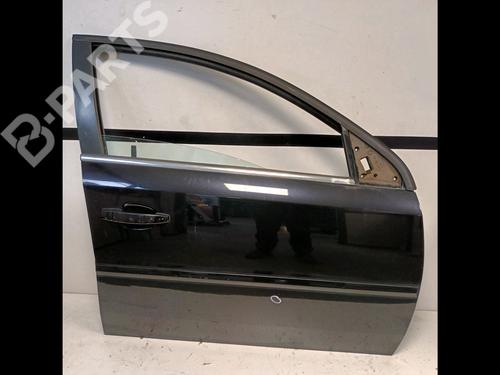 Used Right front door OPEL VECTRA C GTS (Z02) 1.9 CDTI (F68) (150 hp) 10211743