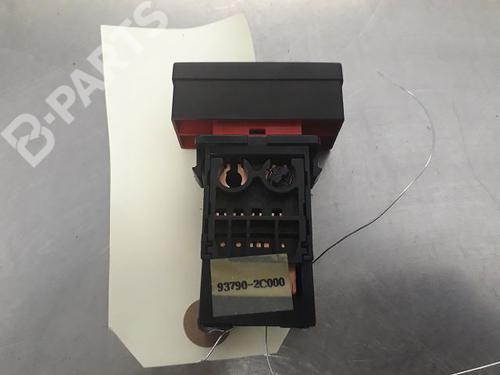 Used Warning switch HYUNDAI COUPE II (GK) 1.6 16V (105 hp) 9324266