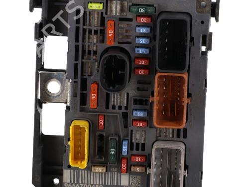 Used Fuse box Fuse box PEUGEOT 308 I (4A_, 4C_) 1.6 HDi (109 hp) 33569702 33569702
