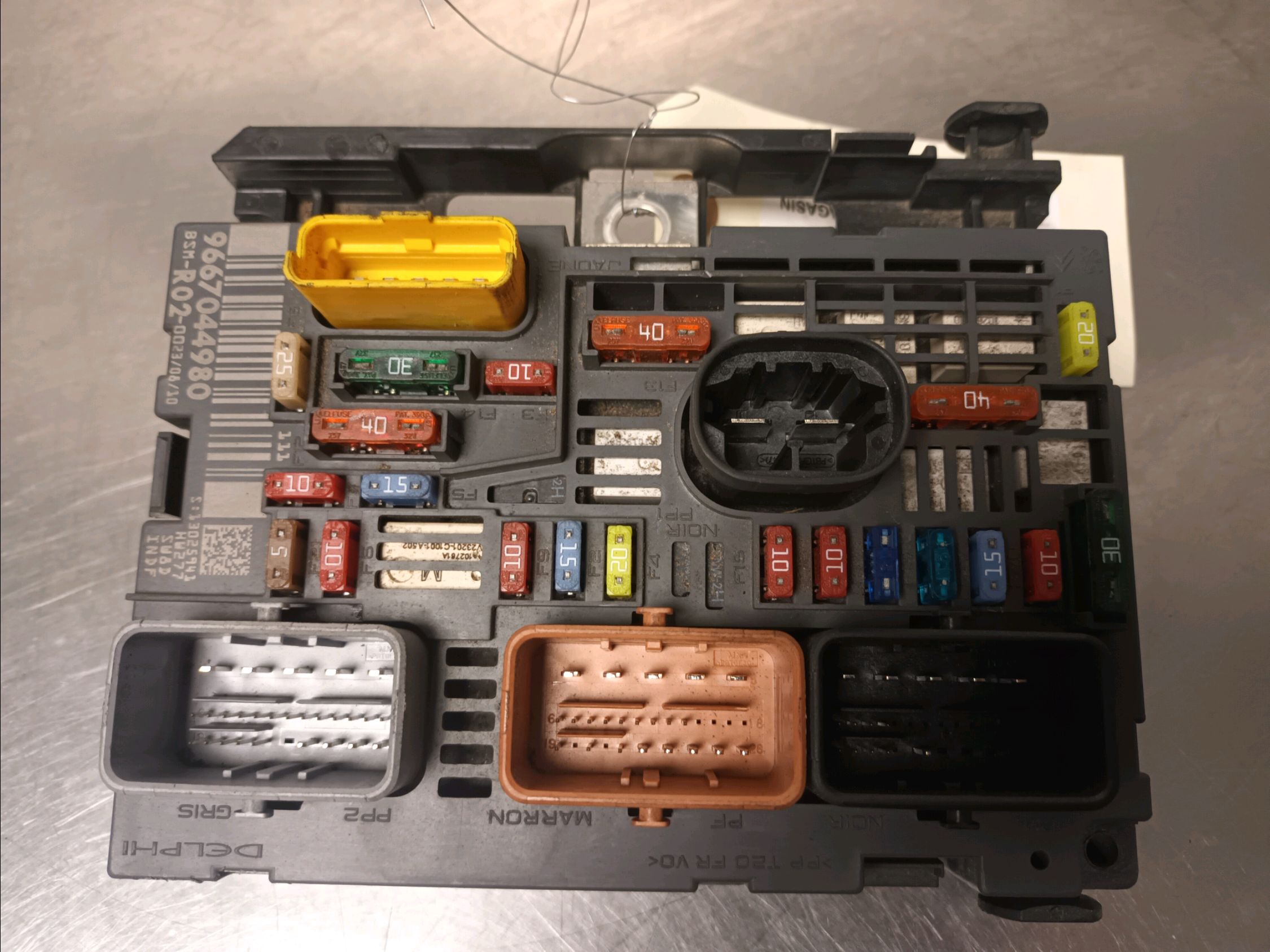 Fuse box PEUGEOT 5008 (0U_, 0E_) 1.6 HDi 10919578 BParts