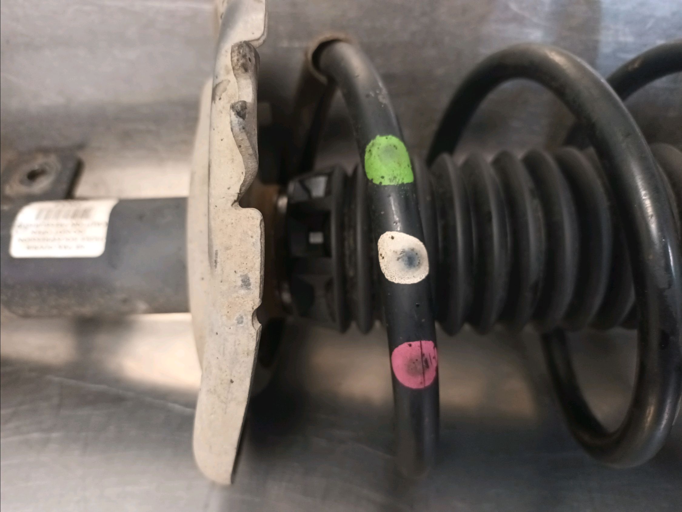 Right front shock absorber PEUGEOT 308 SW I (4E_, 4H_) 1.6 HDi 10313552