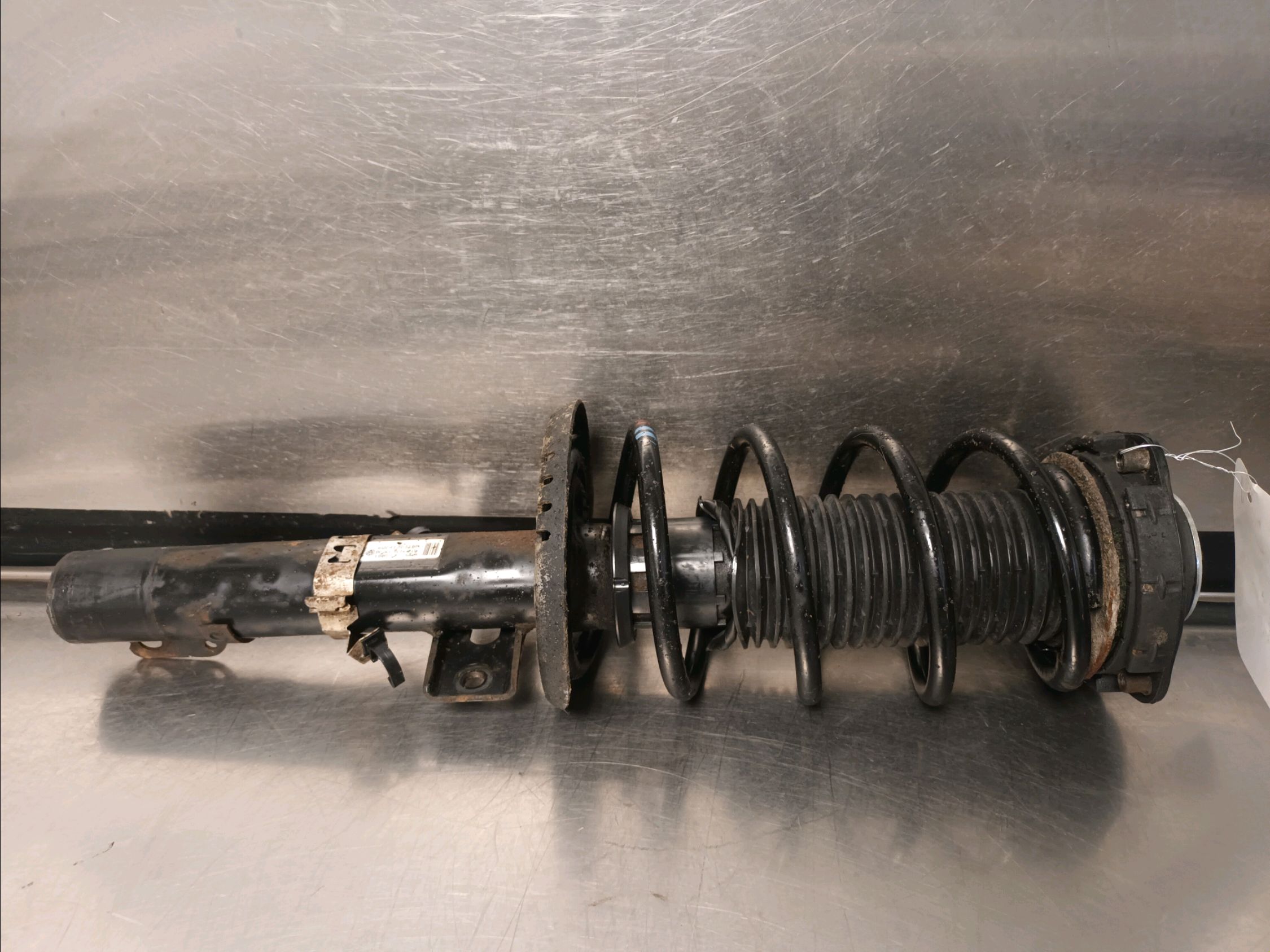 Right front shock absorber VW POLO (9N_, 9A_) 1.2 12V 11219270 BParts