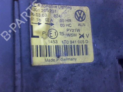 Used Left headlight VW TOURAN (1T1, 1T2) 2.0 TDI (136 hp) 9382697