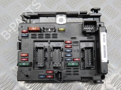 Used Fuse box PEUGEOT 206 CC (2D) 1.6 16V (2DNFUF, 2DNFUR) (109 hp) 23154121