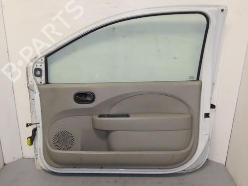 Dør høyre foran RENAULT TWINGO II (CN0_) 1.5 dCi (CN0E) (64 hp) 25040649