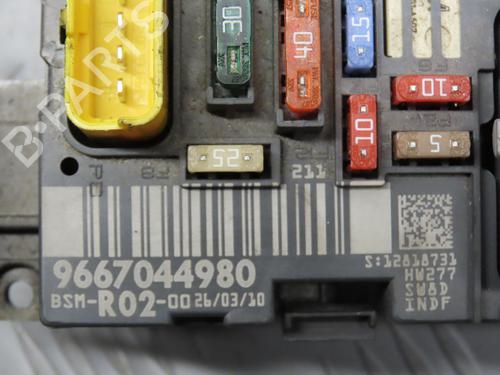 Sicherungskasten für PEUGEOT 3008 I MPV (0U_) 1.6 HDi (109 hp) 30840285