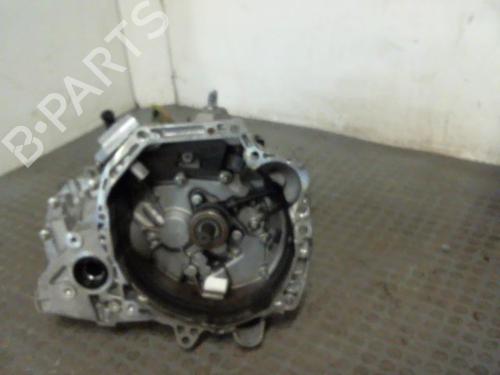 manual-gearbox-dacia-sandero-ii-10-sce-75-b8jc-b8jd-320101572r-2012-9376165 main image