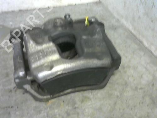 Used Right front brake caliper MERCEDES-BENZ CLA Coupe (C117) CLA 200 CDI (117.301) (136 hp) 14884718