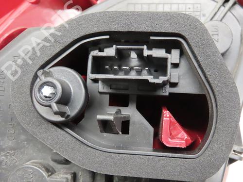Used Right taillight PEUGEOT 208 I (CA_, CC_) 1.4 VTi (95 hp) 29136773