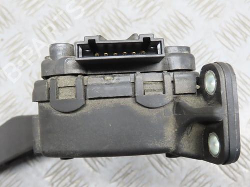 Pedal VW TRANSPORTER T5 Bus (7HB, 7HJ, 7EB, 7EJ) 2.5 TDI (130 hp) 27488088