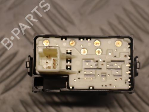 Used Right rear window switch Right rear window switch TOYOTA AURIS (_E18_) 1.8 Hybrid (ZWE186_, ZWE186R) (136 hp) 33727347 33727347