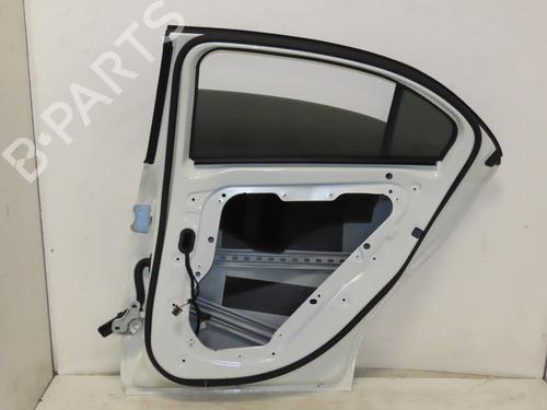 Dør høyre bak Dør høyre bak MERCEDES-BENZ A-CLASS (W176) A 200 CDI / d 4-matic (176.002) (136 hp) 39755513 39755513