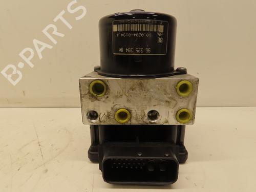 Używane Pompa ABS PEUGEOT 206 Hatchback (2A/C) 1.1 i (60 hp) 9377969