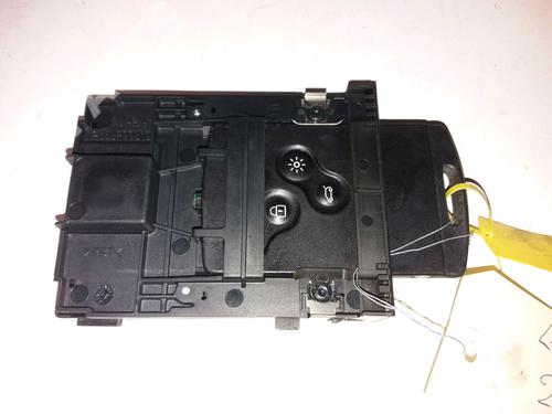 Used Card reader Card reader RENAULT MEGANE III Hatchback (BZ0/1_, B3_) 1.5 dCi (BZ0C) (90 hp) 9385919 9385919