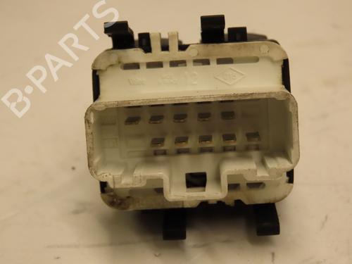 Interrupteur de vitre avant gauche RENAULT CLIO III (BR0/1, CR0/1) 1.5 dCi (C/BR0G, C/BR1G) (68 hp) 29643780